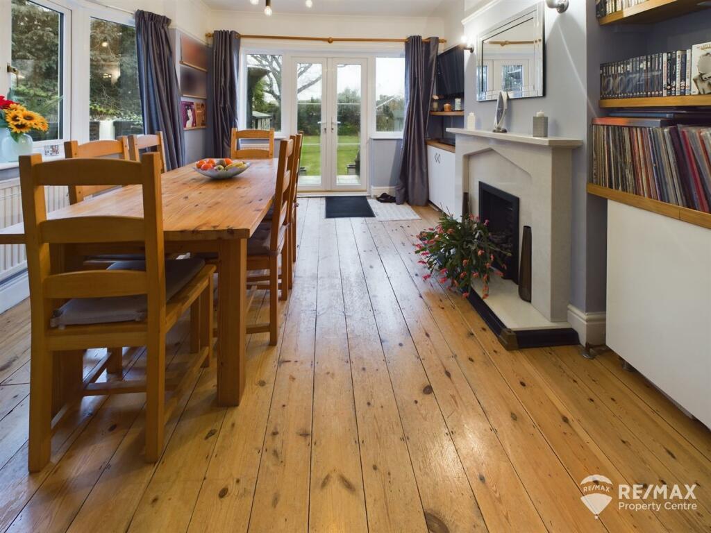Dining Room.jpg