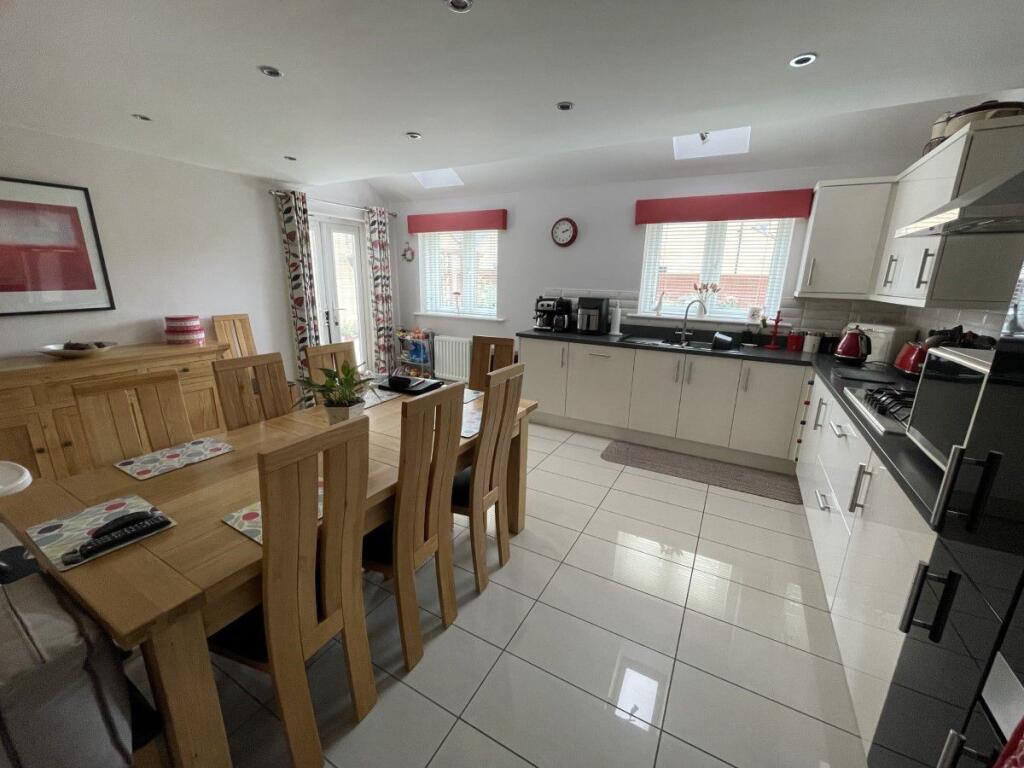 Kitchen/Breakfast Room