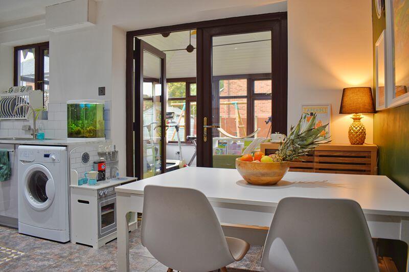 Dining kitchen