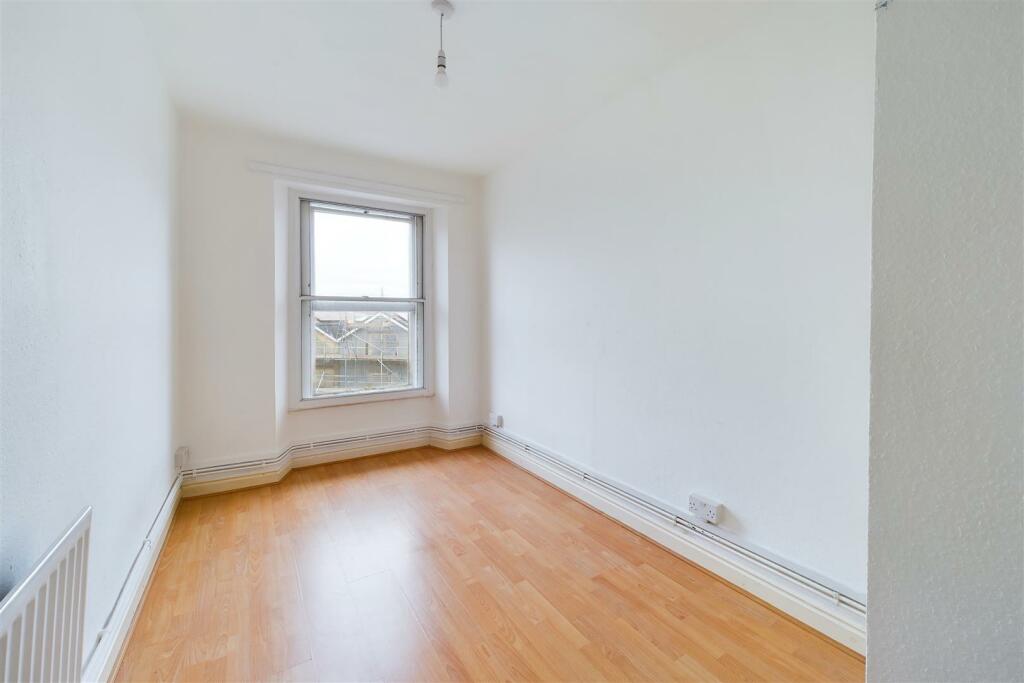Flat 4, 41 Redland Road, Bristol BS6 6AG | Leaseho