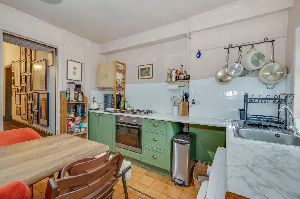 KITCHEN, DINING ROOM AND LOUNGE