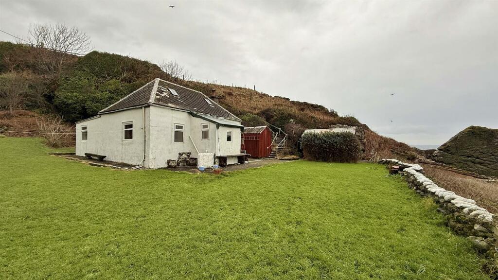 Shore Cottage side.