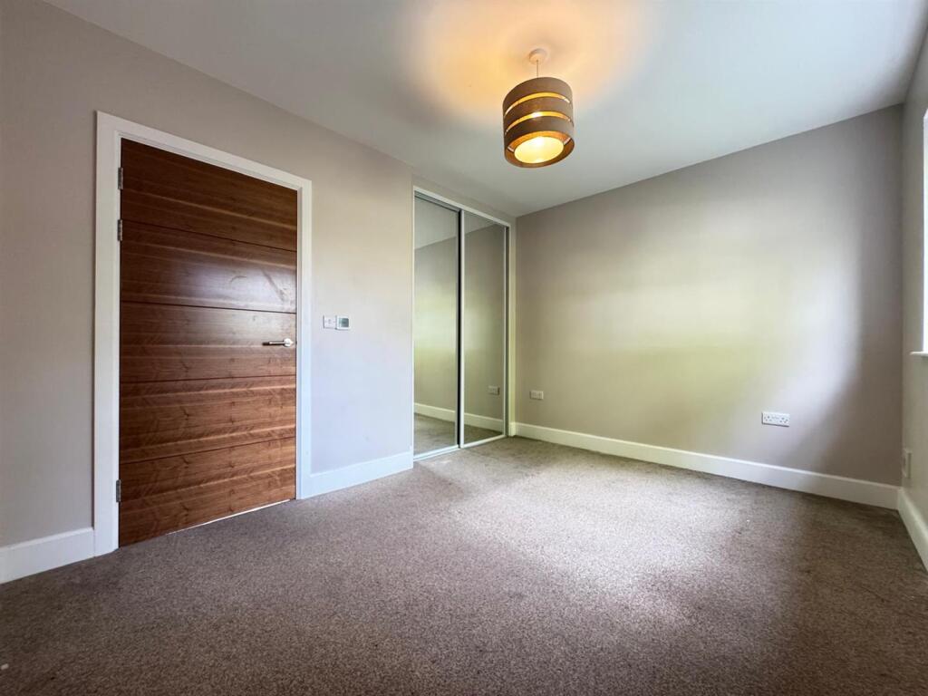 WC Bedroom 1.jpg