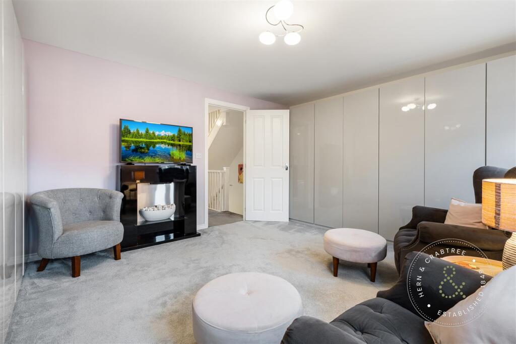 Ffordd Nowell, Hern Crabtree (14).jpg