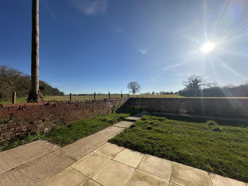 Back Garden View I.jpg