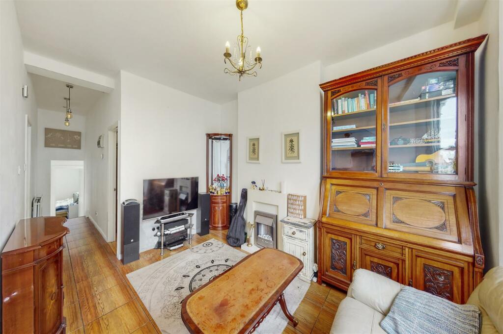 Reception room into bay window