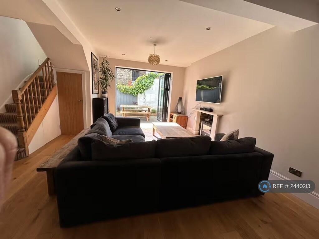 Sitting Room / Dining