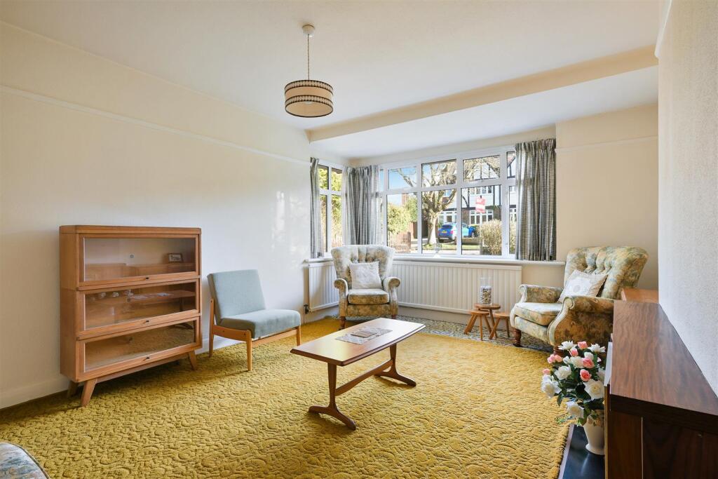 GREENHAYES AVENUE, 7- (3).jpg