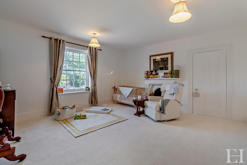 8635654-interiorW...