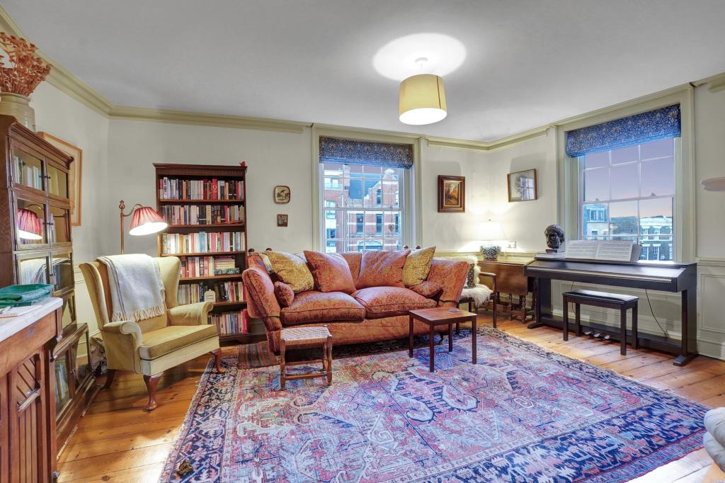Reception/Bedroom