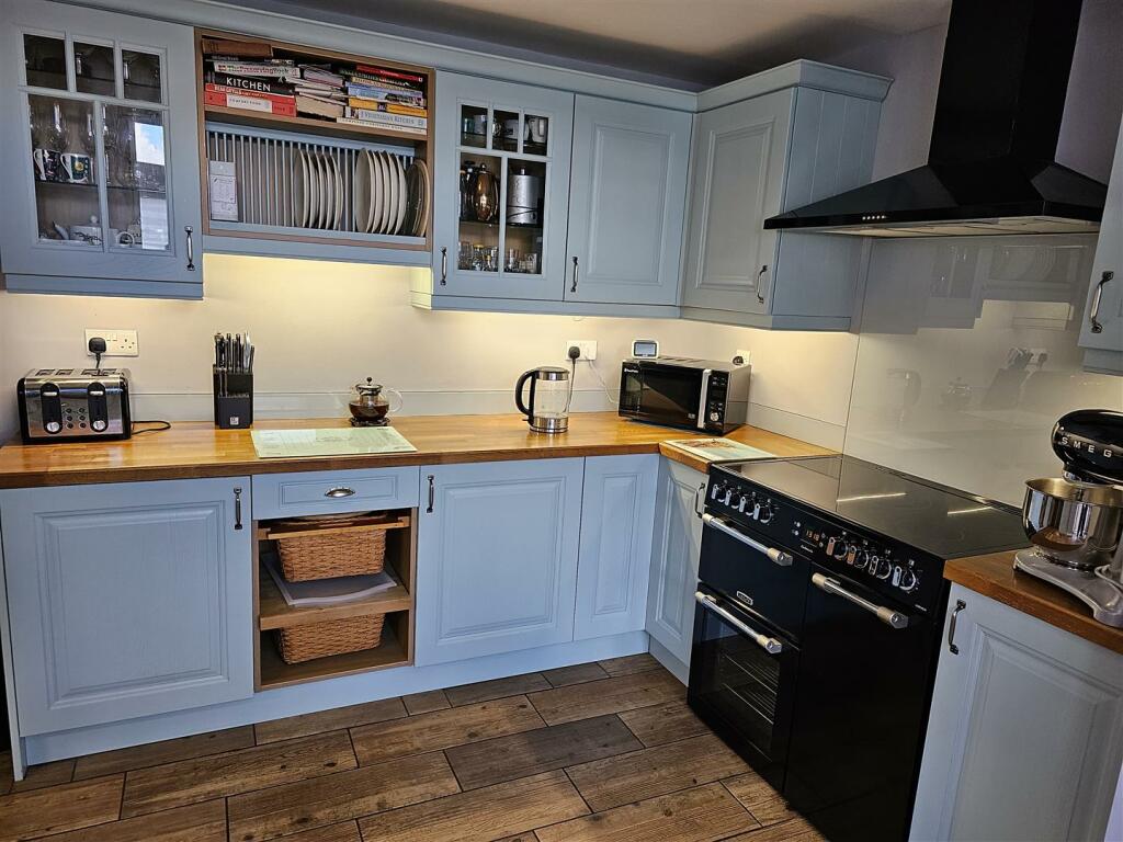 kitchen front.jpg