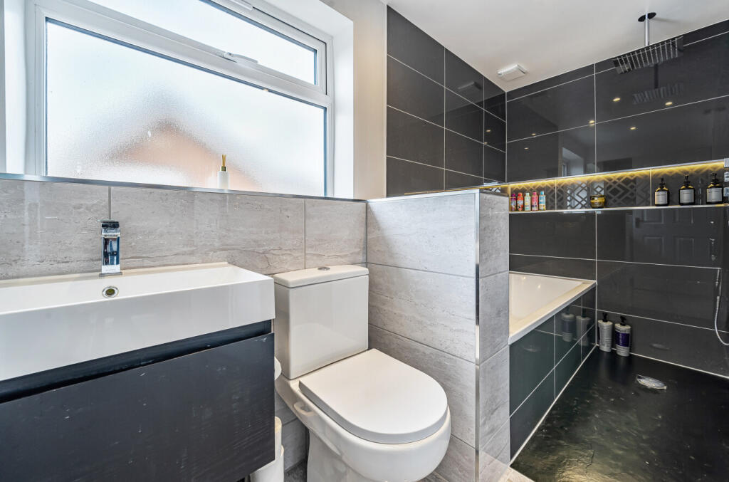 1340800568a4a921de9ff