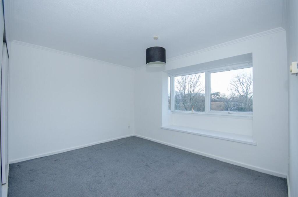 Bedroom 1.jpg