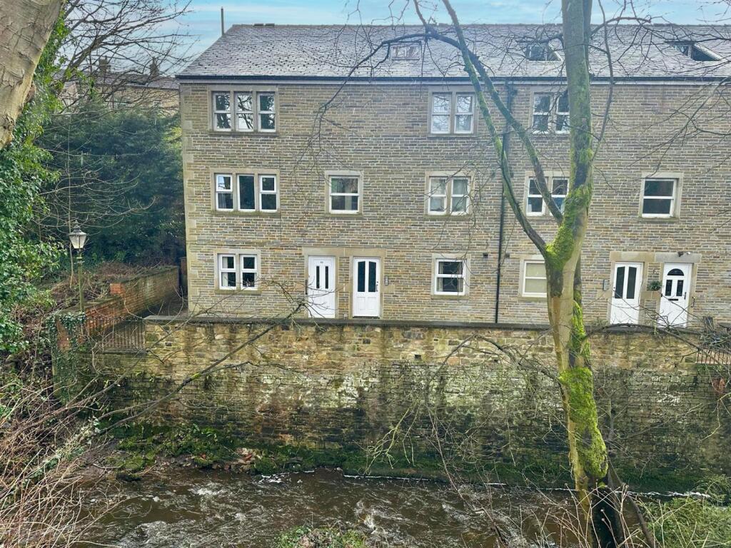 39 Weavers Walk EX.jpg