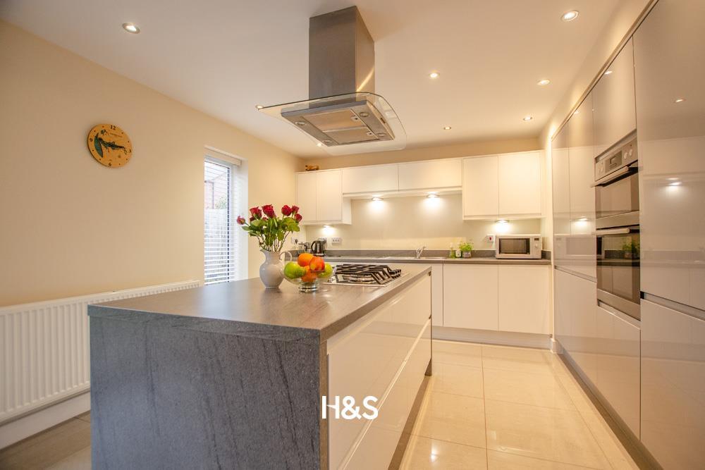 7 Dewberry Road - kitchen 2.jpg