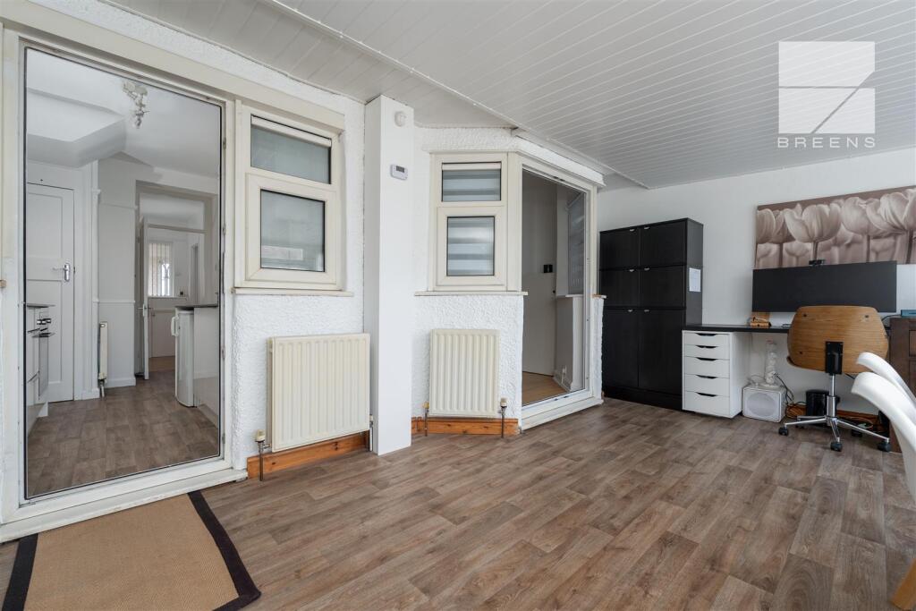 32 Suffield Road_0027.jpg