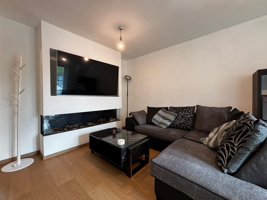 2d9b176a-9100-471...