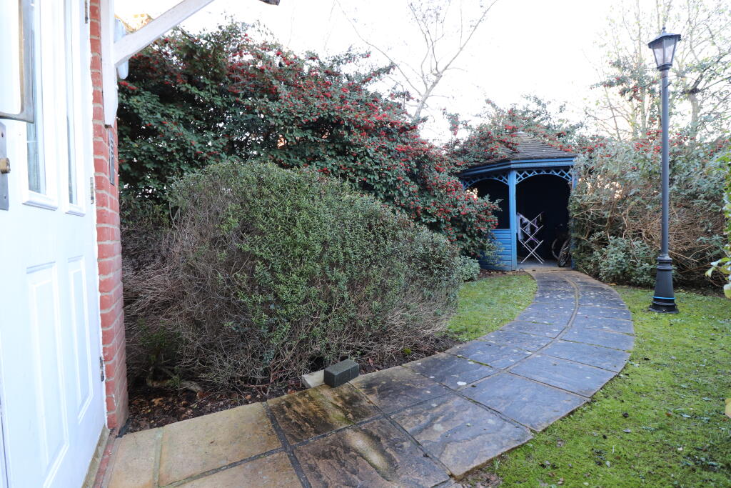 COMMUNAL GARDENS
