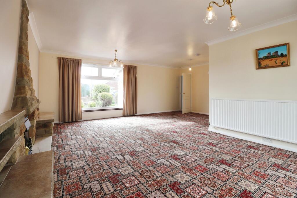 Lounge/Dining Room