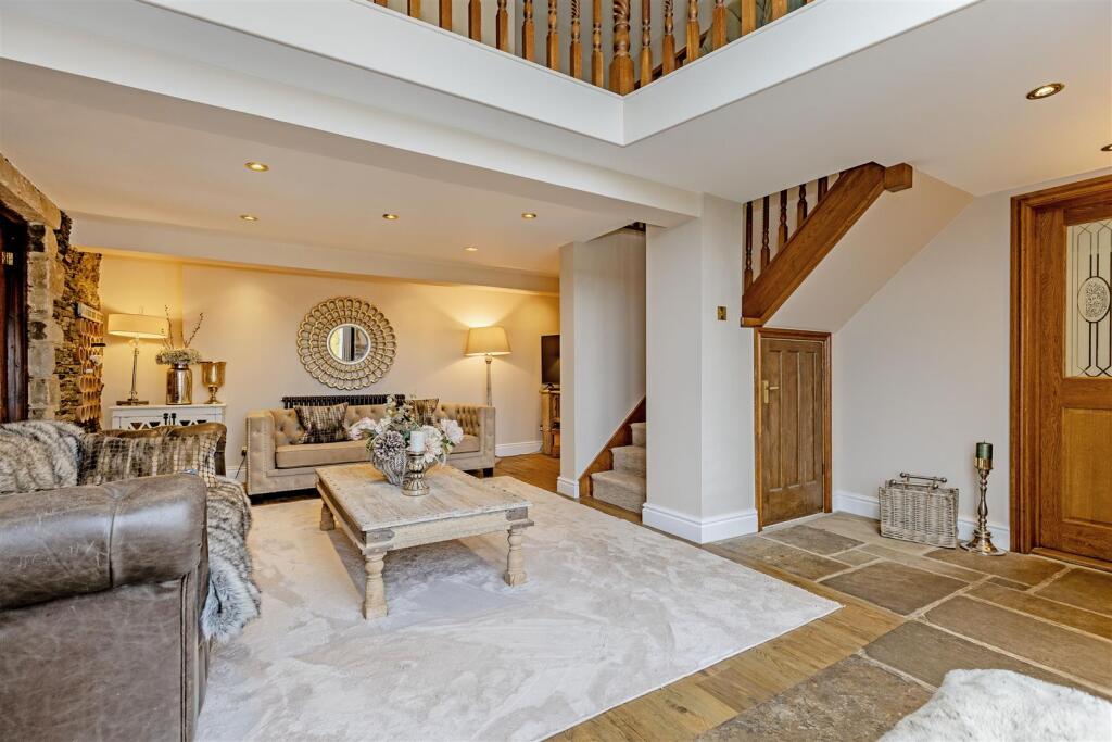 Reception Room-4.jpg