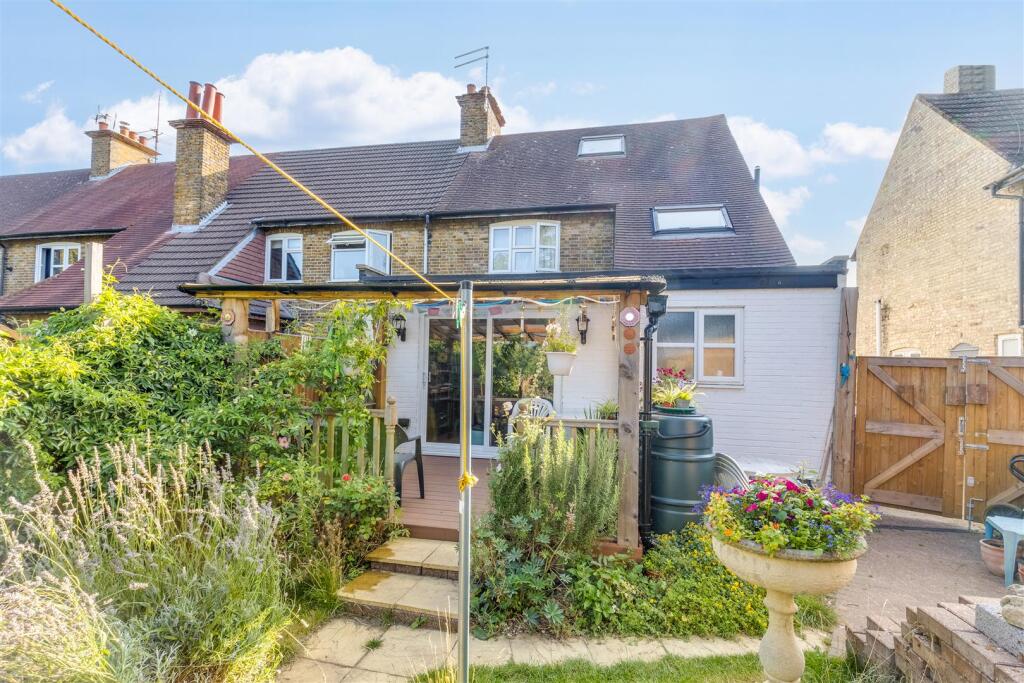 Pix Road 24 EXT-10.jpg