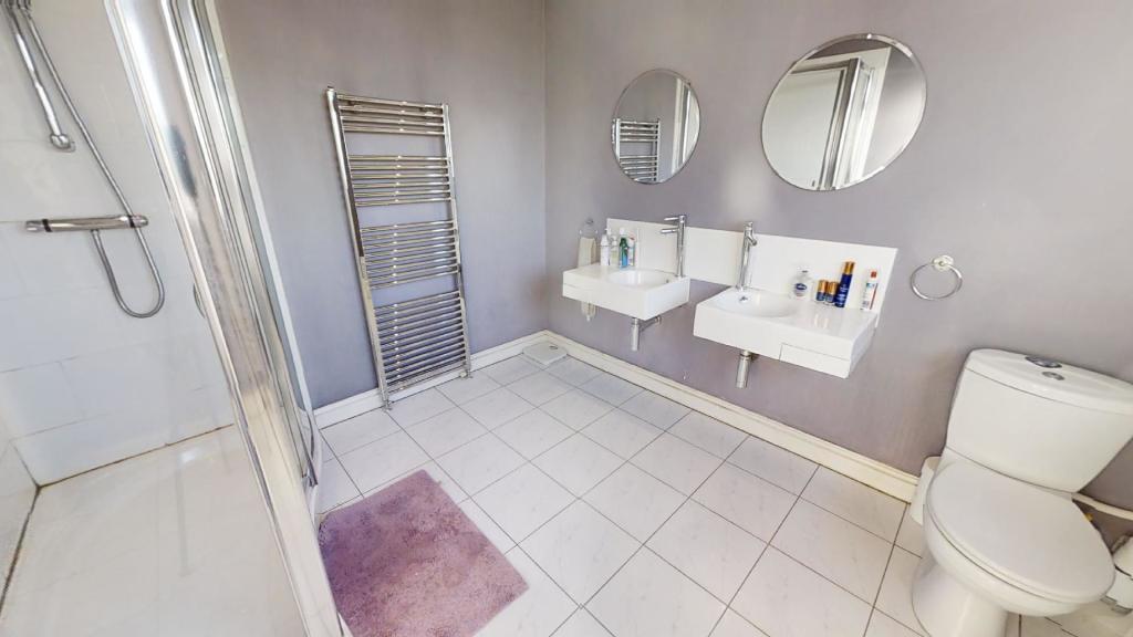 en suite to master