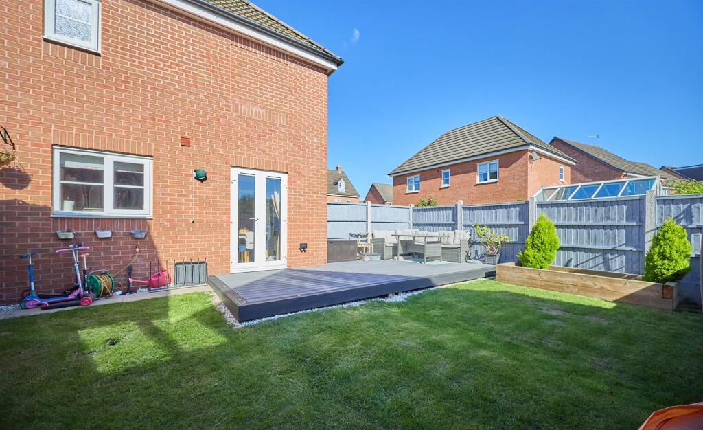 Amber Way, BB 16.jpg