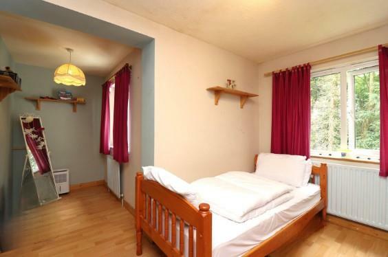 bed 4.jpg