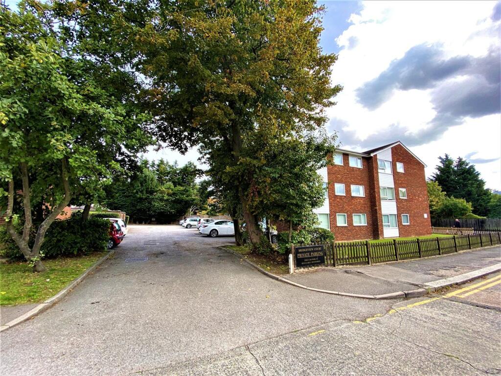 New North Rd IG6