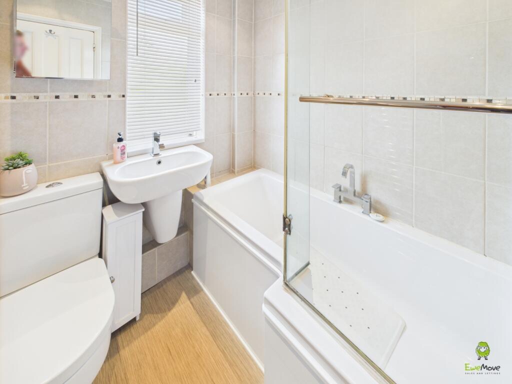 CAM03779G0-PR0254-STILL001