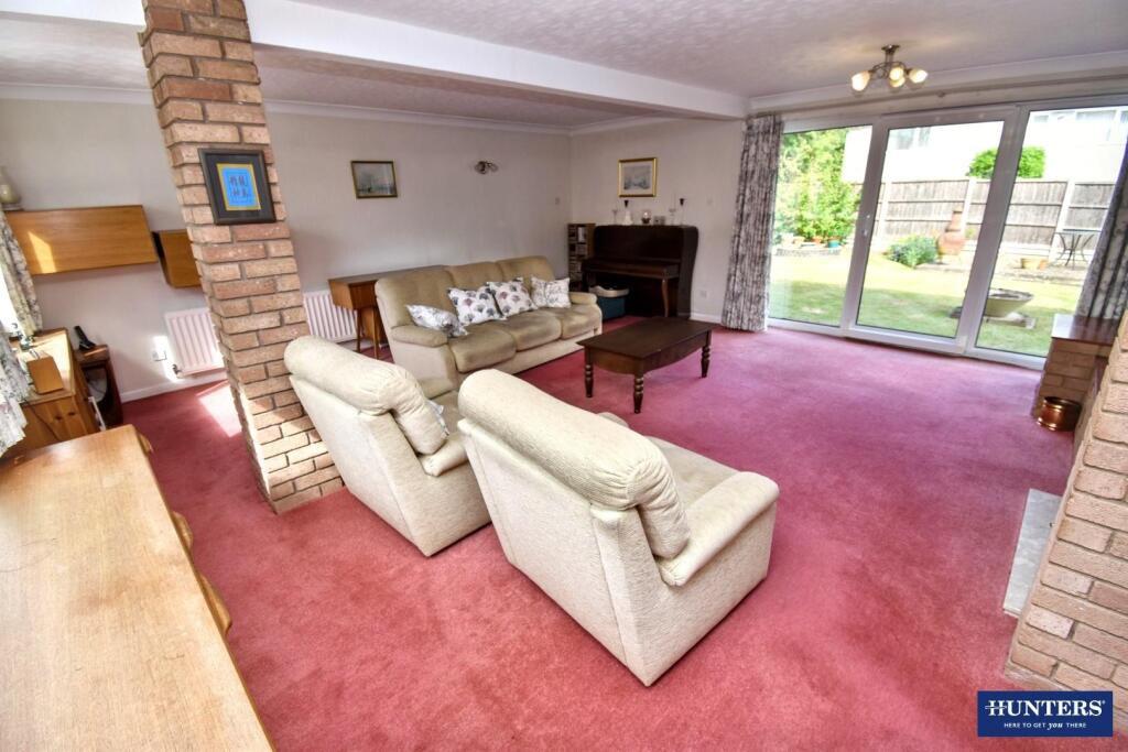 Lounge-Family room
