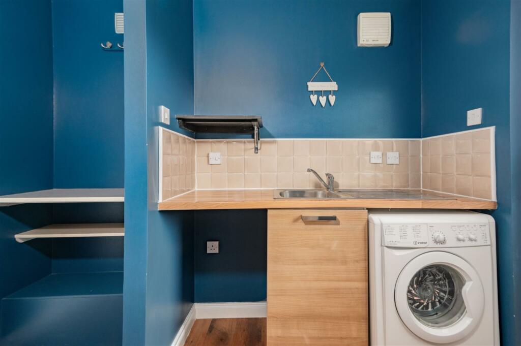 10 Lochty Drive Kinglassie-17.JPG