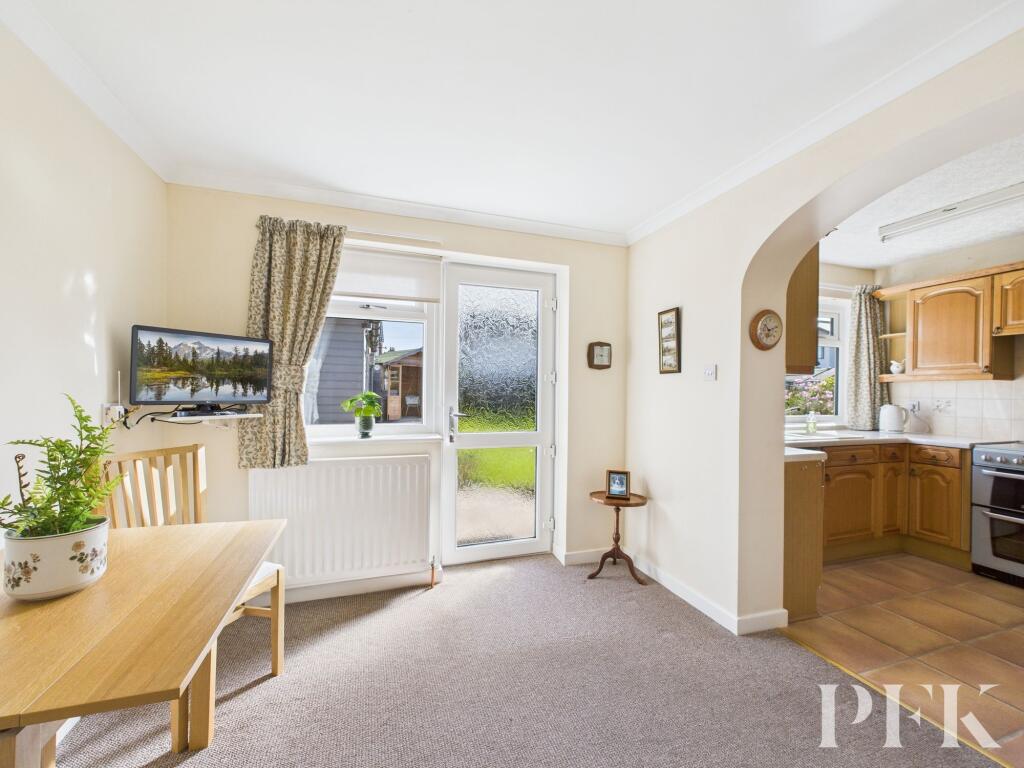 Open Plan Kitchen / Dining