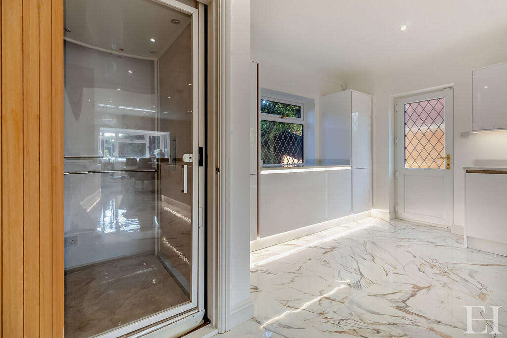 8664256-interiorW...