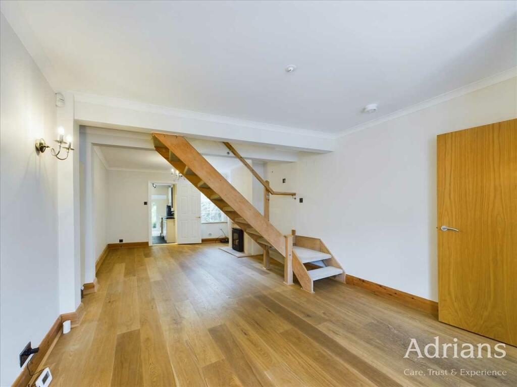 LOUNGE / DINING ROOM