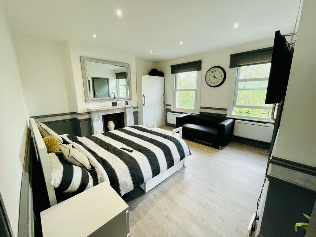 Studio Penthouse in Stoke Newington Near the Stat