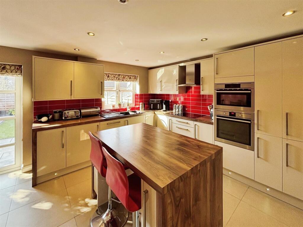 1ff7cc5d-Kitchen 201.jpg