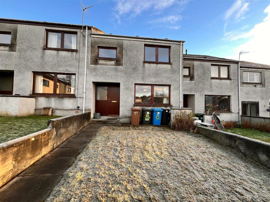 Front of property.jpg