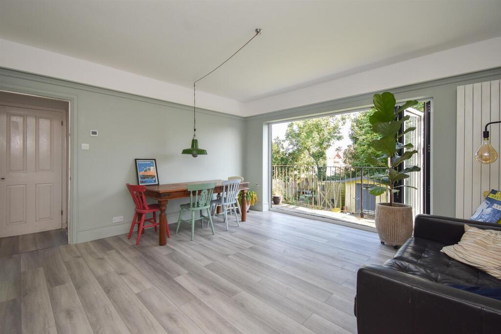 Living room (annexe)