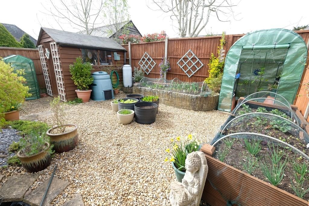 GARDEN 