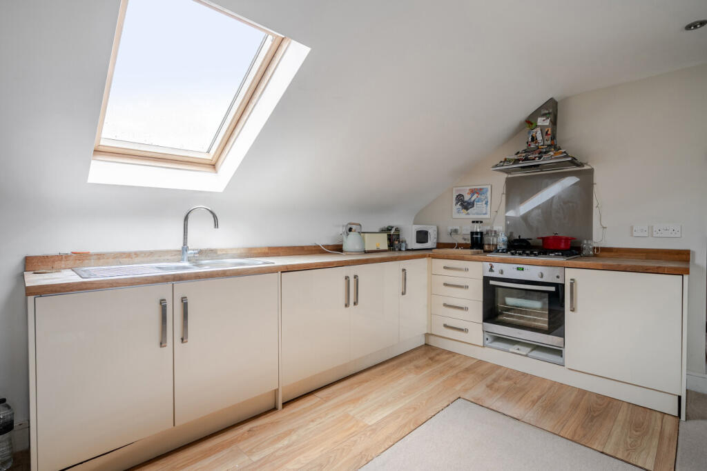 1395536-10-695d0d...