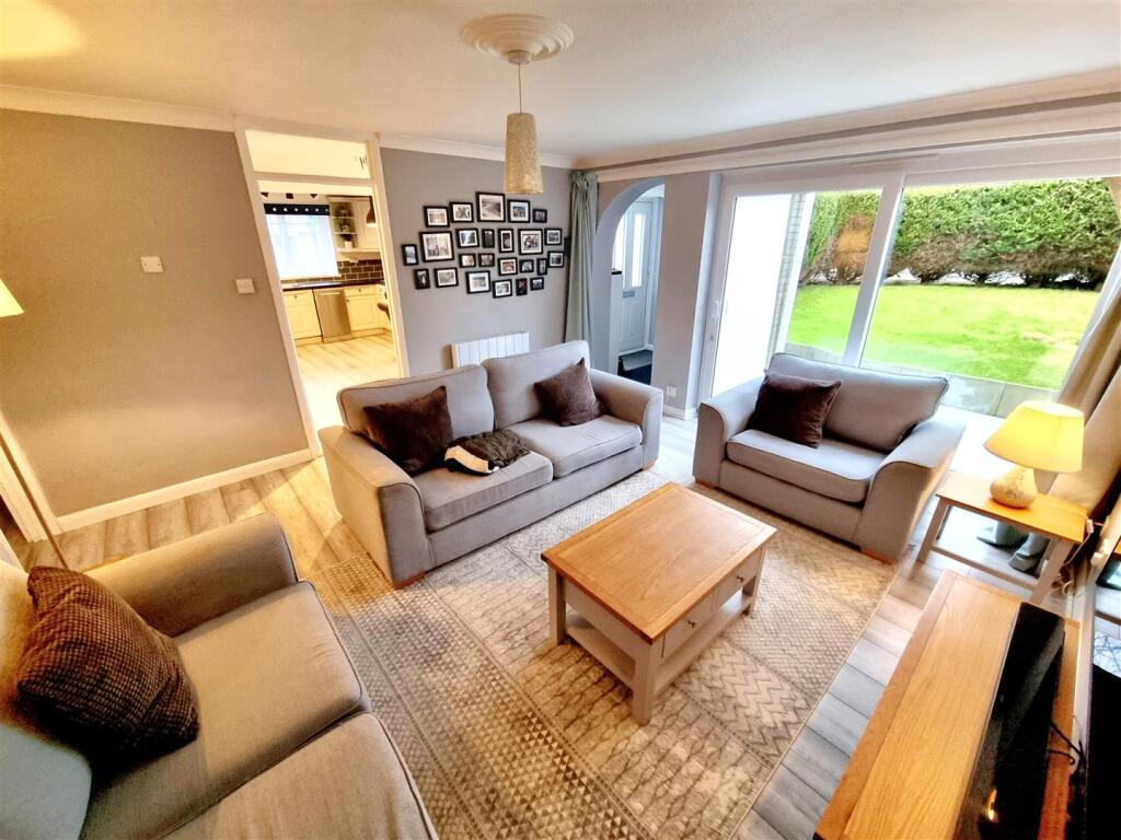 Sitting room.jpg