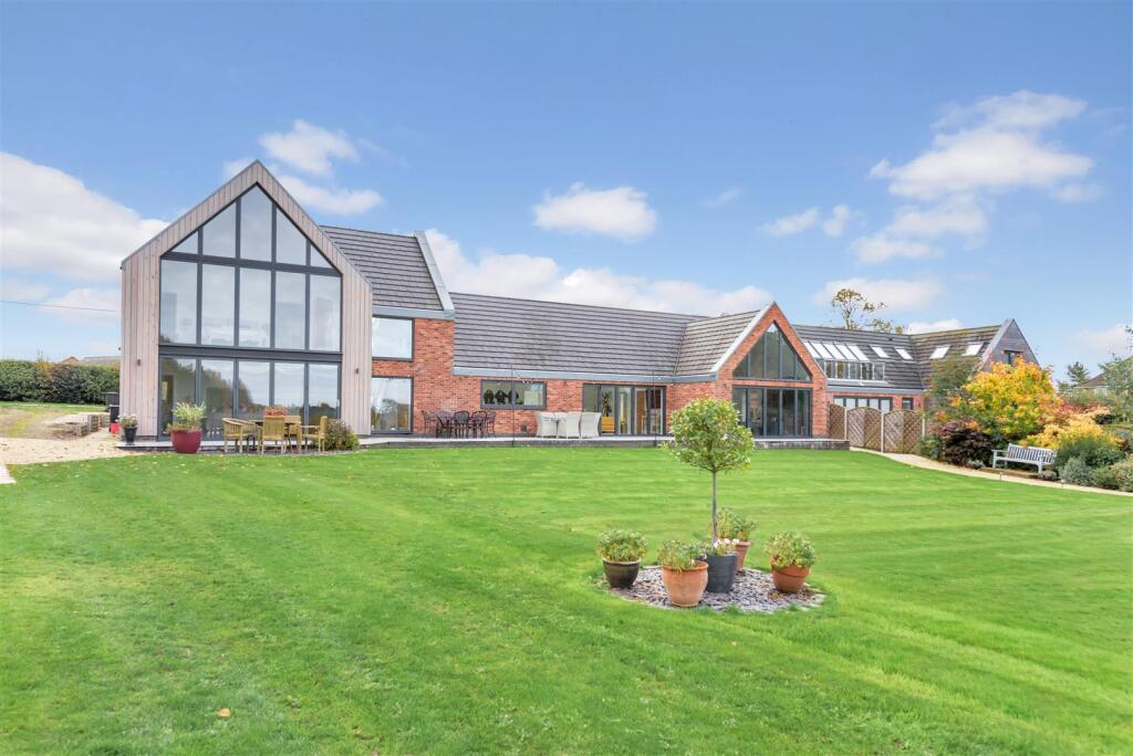 Serendipity, Station Road, Ibstock