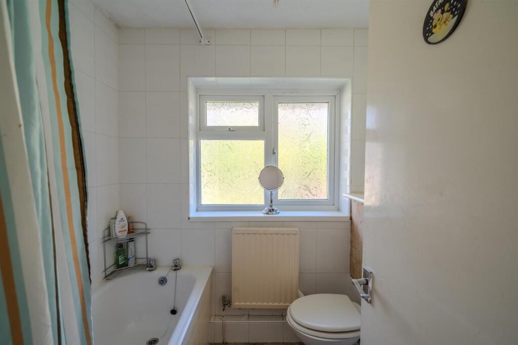 22 Garw Wood Drive-17.jpg