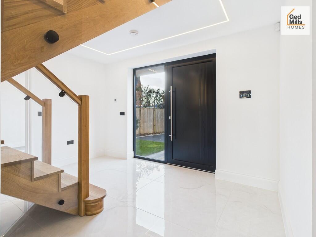 ENTRANCE HALLWAY 