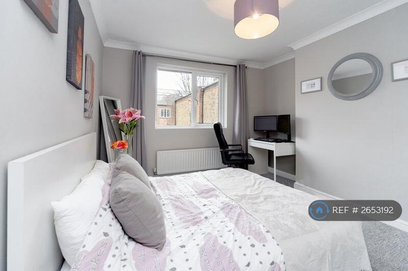 Spacious Room 2