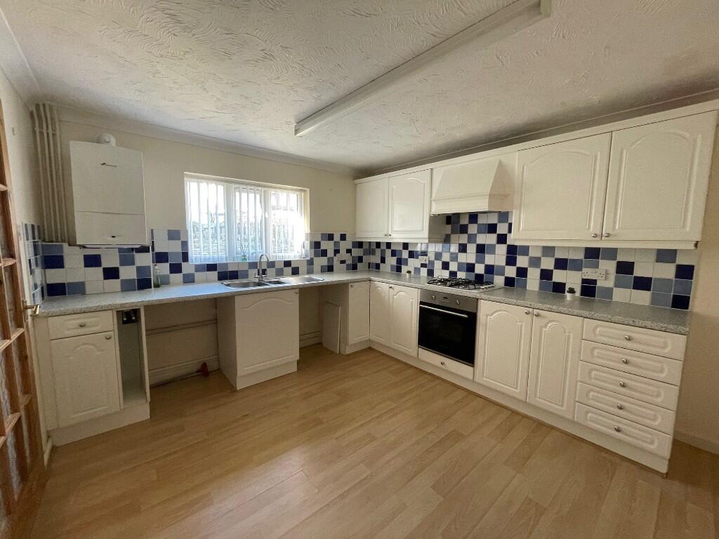 Kitchen/B'fast room