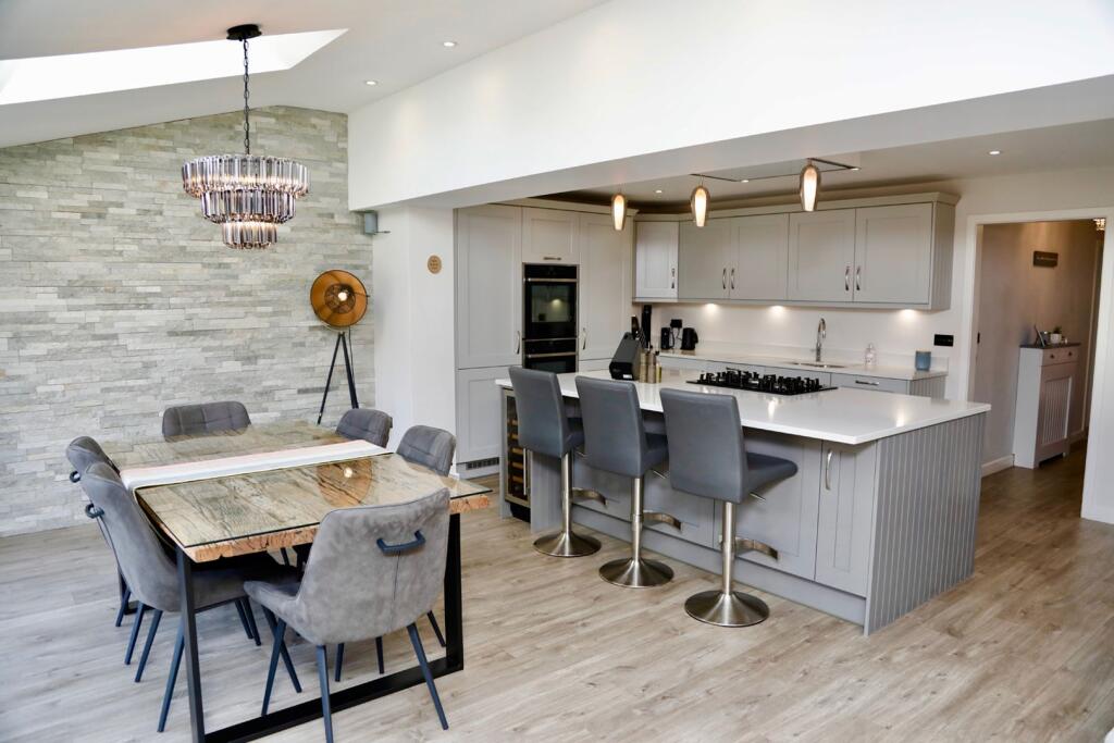 Kitchen/family Room