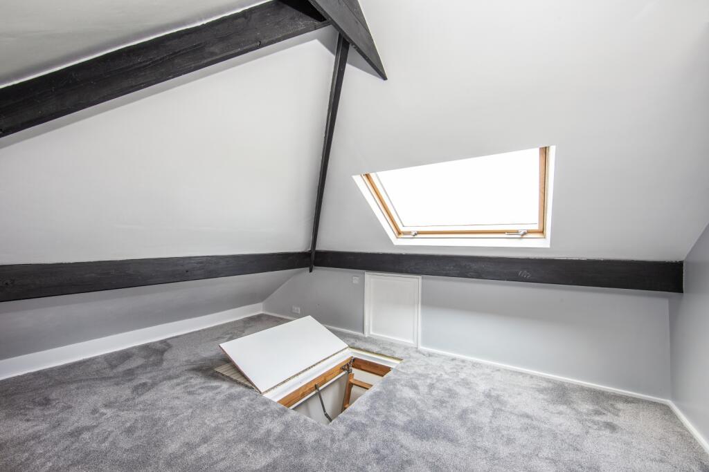 Loft Room 02