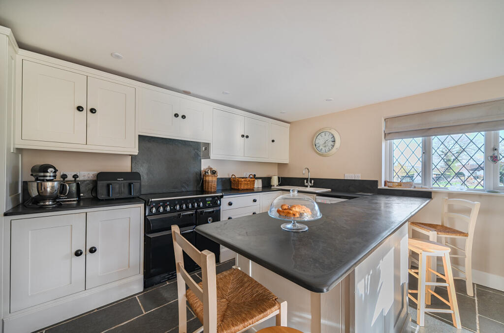 1383937-28-691f3e...